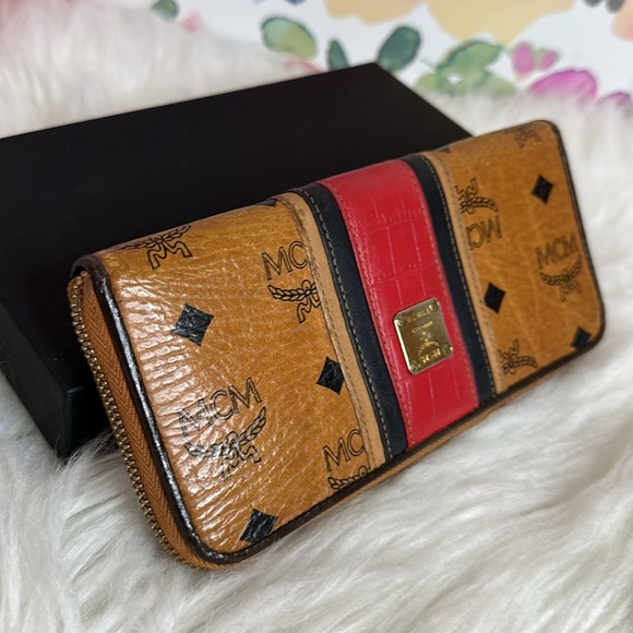 💯Authentic MCM long Wallet 🍀 - Picture 3 of 13